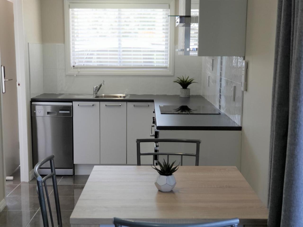 Rose Apartments Unit 6 Central Rotorua-Accommodation & Spa Exteriör bild